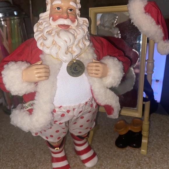 Festive “Clothtique Original Santa Claus Figurine and dressing mirror. - Picture 1 of 7